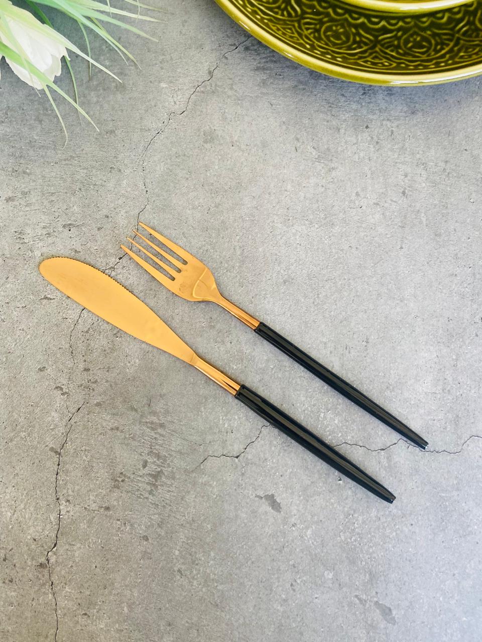Cutlery - Set of 4 - Black Enamel with Rose Gold l Dinner Spoons l Dinner Fork l Dinner Spoons l Dessert Spoons l Bread Knife Server l