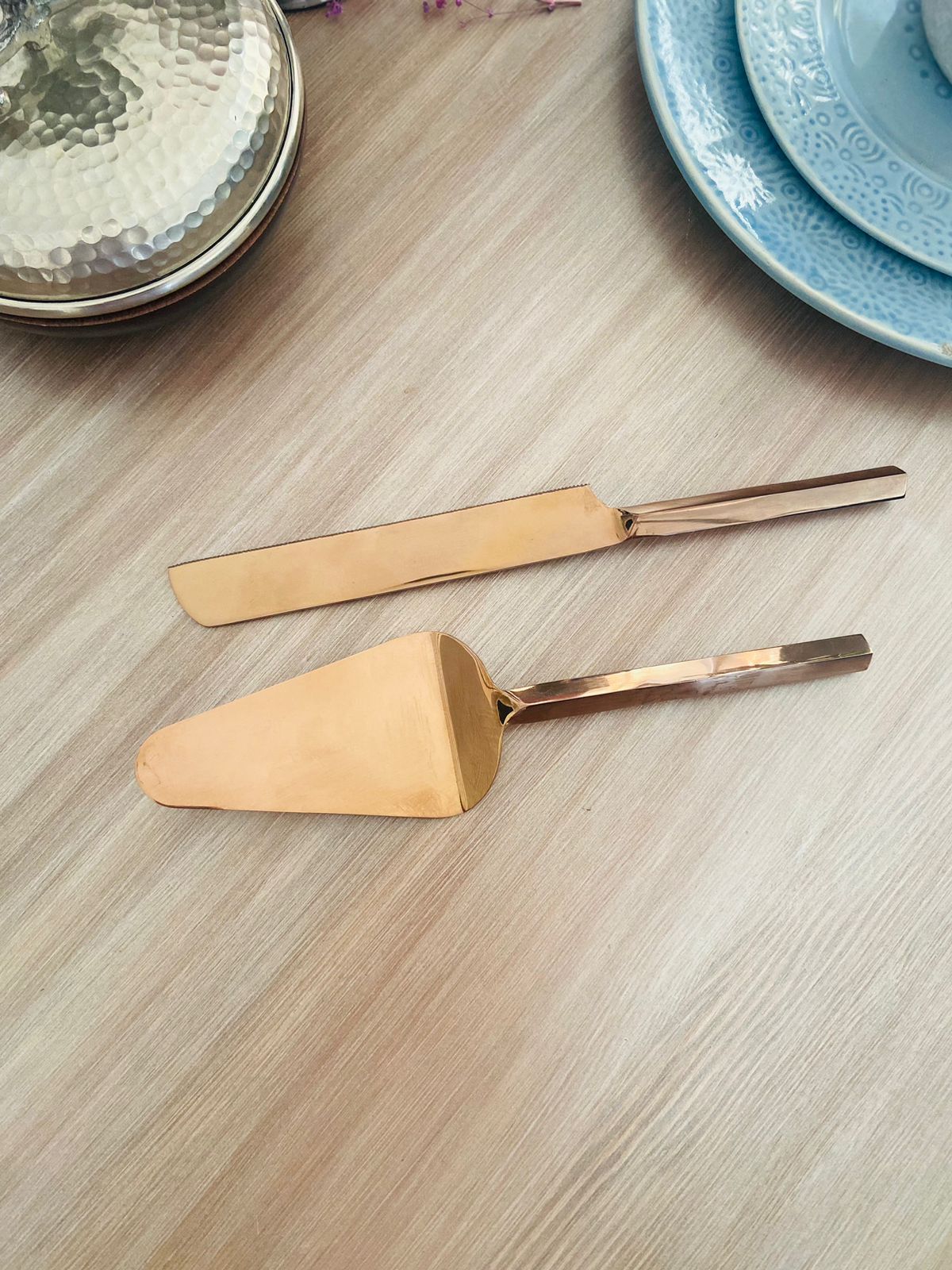 Rose gold sales cake server