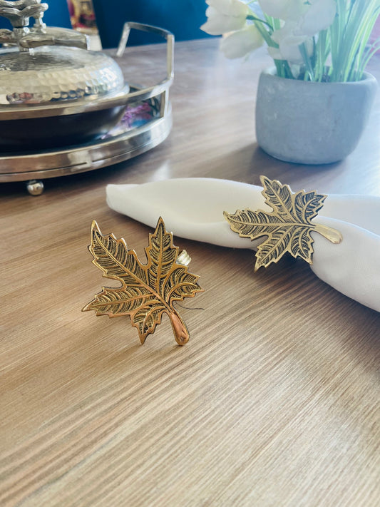 Napkin Rings - Maple Leaf - Set of 4 l Leaf napkin rings l Fall-themed napkin rings l Table Decor with leaves l Brass leaf napkin rings